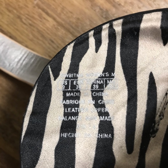 Guess Sandals - Picture 4 of 6